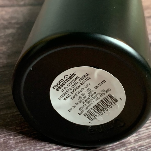 Room Essentials ~ 17oz Stainless Steel Water Bottle Black - Picture 3 of 7